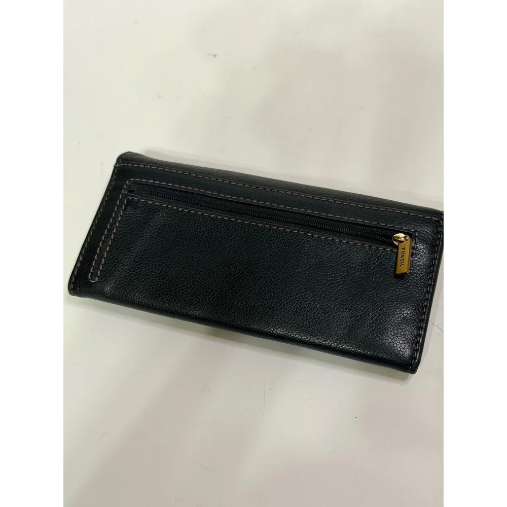 Fossil Logan Black Leather Flap Clutch Wallet Womens Contrast Stitch Gold Logo